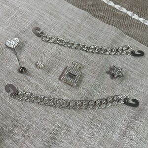 Woman’s Bling Rhinestone Metal Croc charms and chains